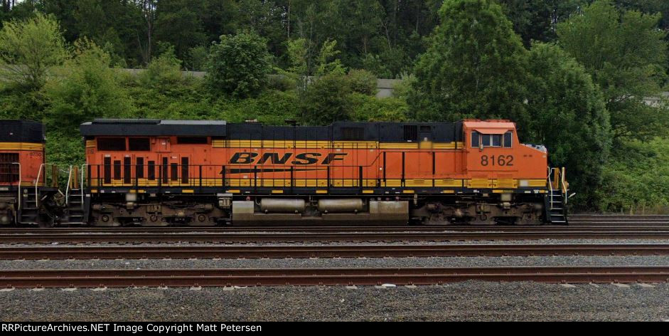 BNSF 8162